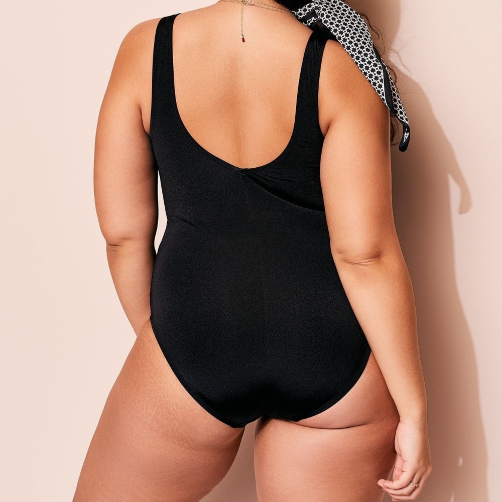Contour Plus Knot Front V-Neck Mesh Sides Black One Piece Swim - Picture 6 of 12
